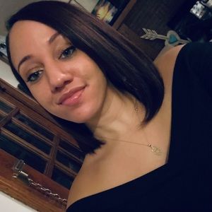 Meet your Posher, Cecelia